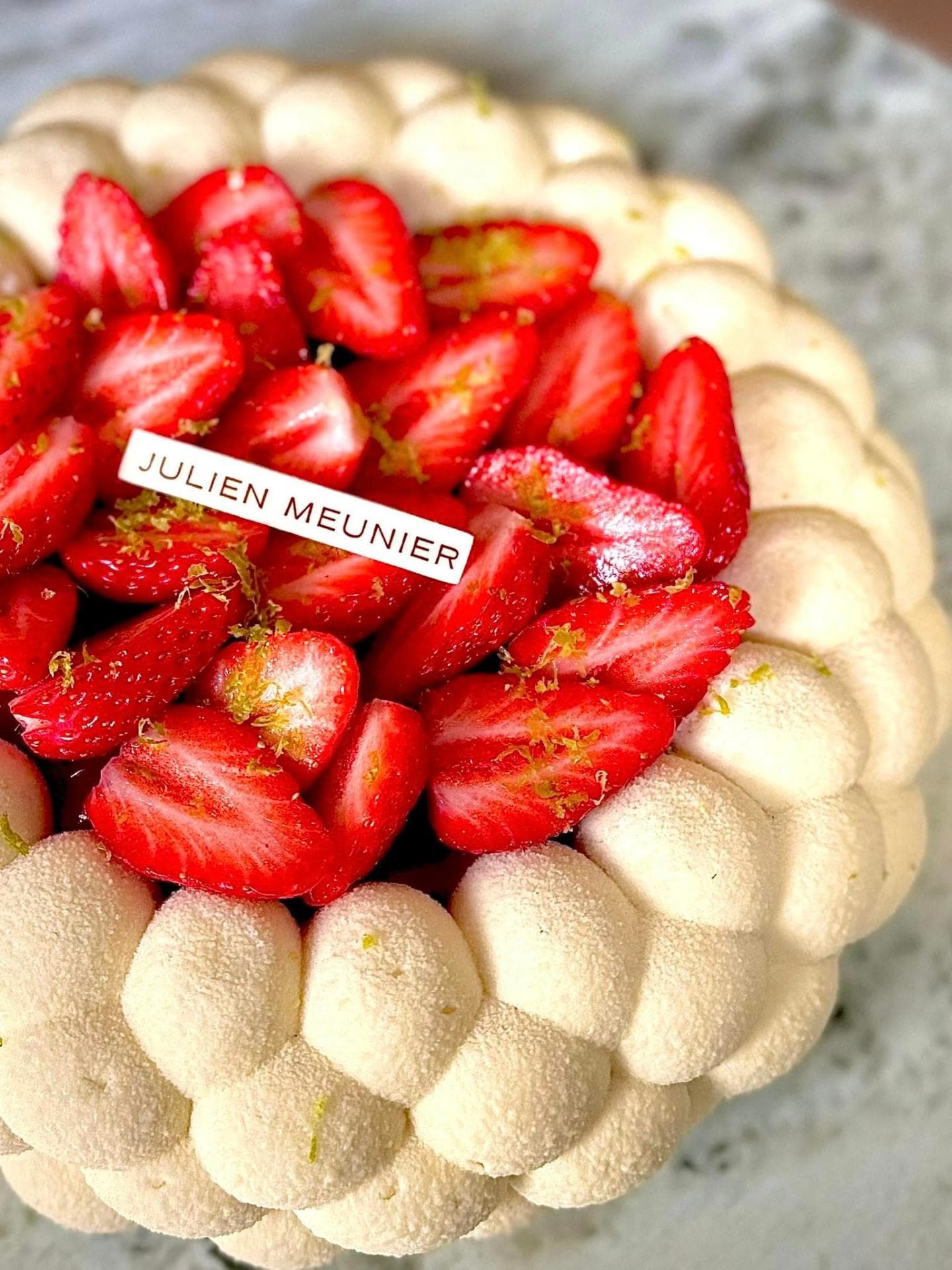 Entremets fraise signature Julien Meunier