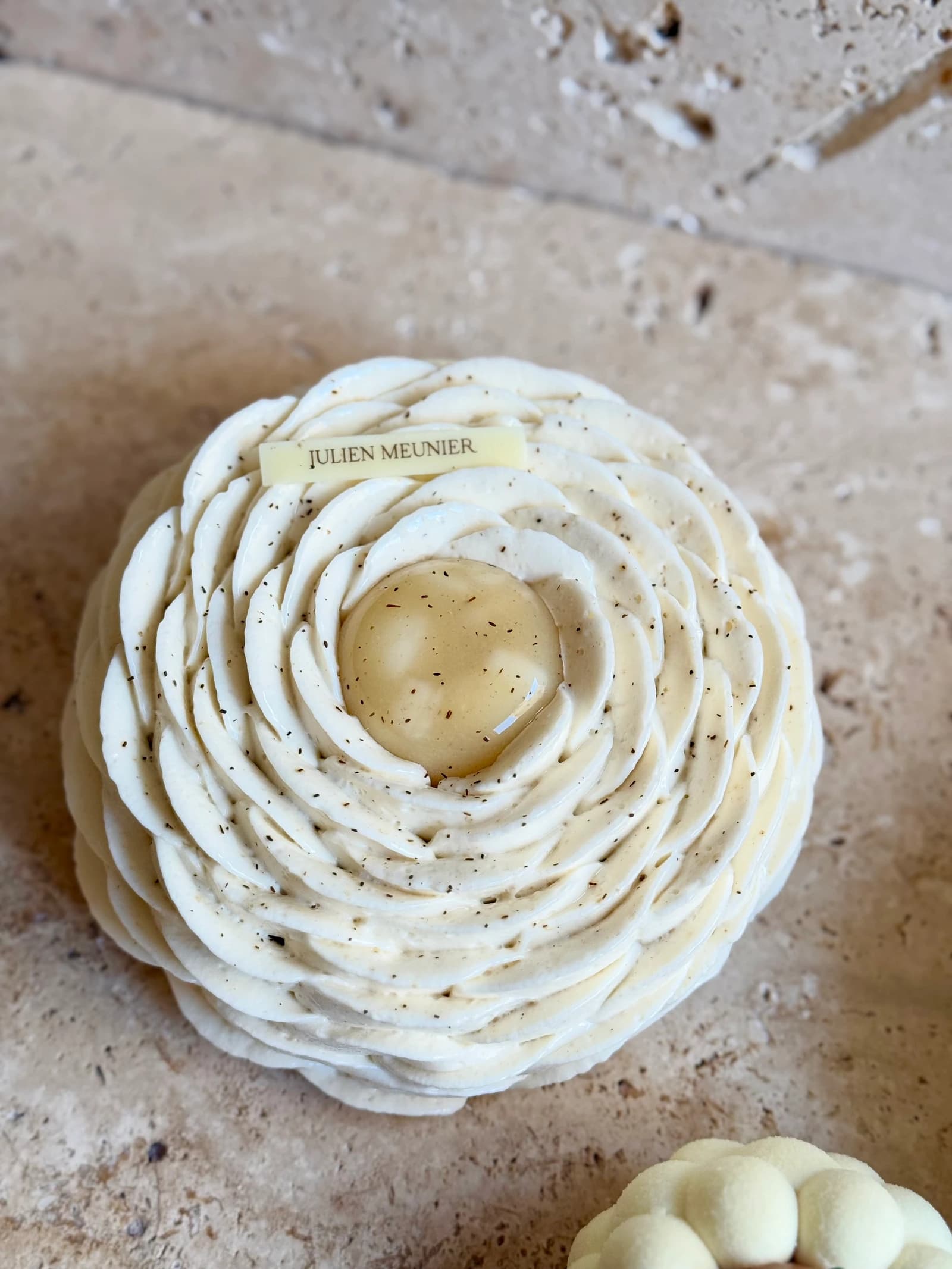 Entremets Poire Fève de Tonka — vue 2