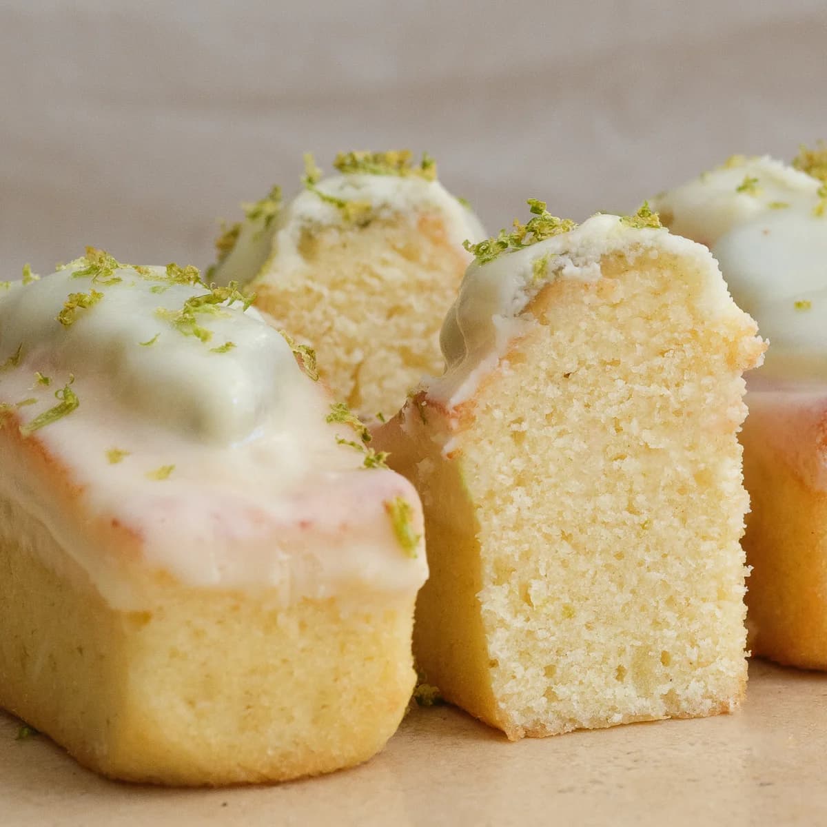 Mini Cake Citron Basilic — vue 3